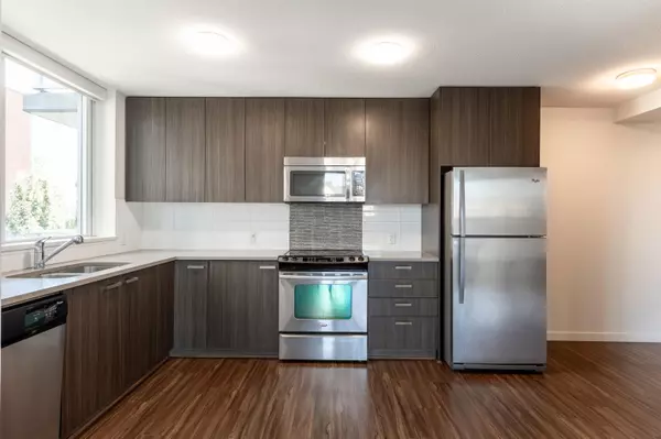 Surrey, BC V3T 0J5,13325 102a AVE #302