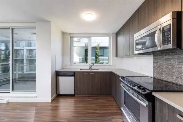 Surrey, BC V3T 0J5,13325 102a AVE #302