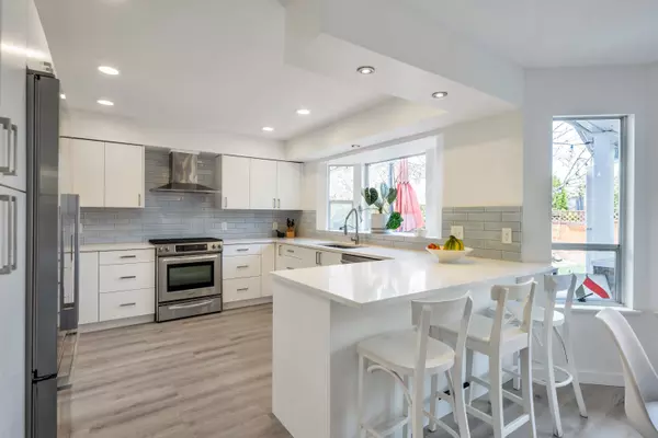 Ladner, BC V4K 4S5,6211 49 AVE