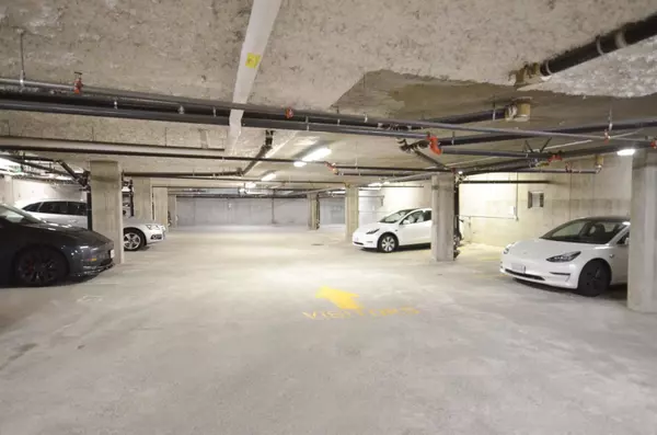 Coquitlam, BC V3J 0B8,618 Langside AVE #318