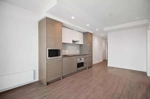 Surrey, BC V3T 0P7,13615 Fraser HWY #2001