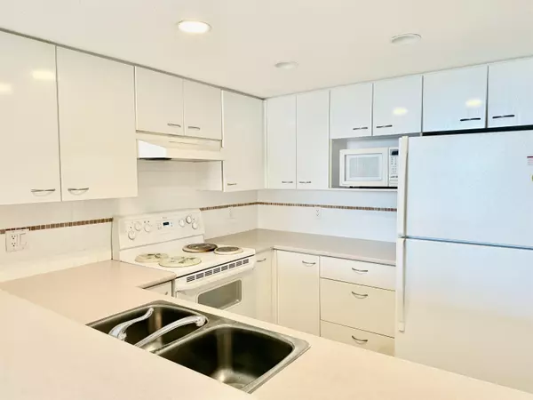 Burnaby, BC V5C 6P2,4425 Halifax ST #1305