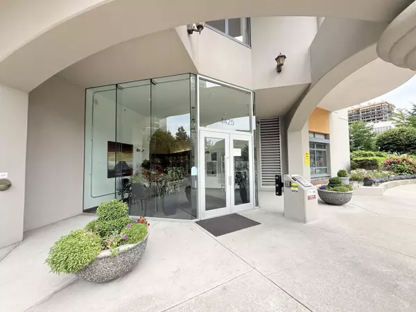 Burnaby, BC V5C 6P2,4425 Halifax ST #1305