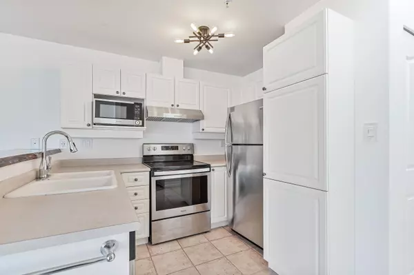 Port Coquitlam, BC V3B 1P3,1618 Grant AVE #402