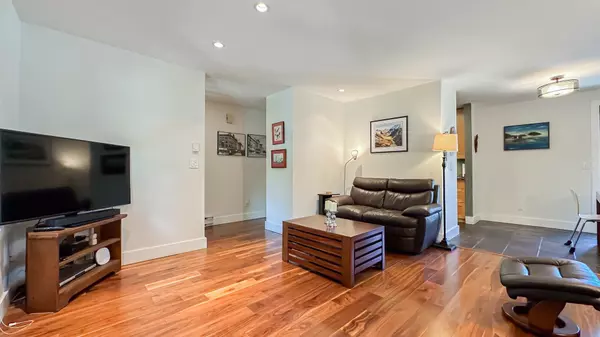 Vancouver, BC V6H 1C3,1081 W 8th AVE #9