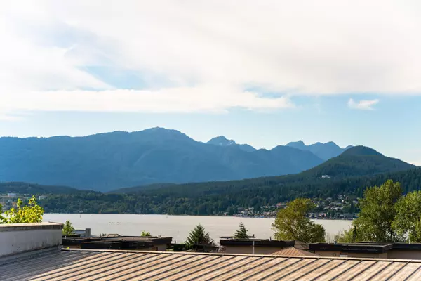 Port Moody, BC V3H 0H2,95 Moody ST #513