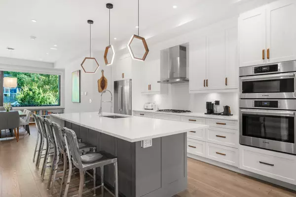 North Vancouver, BC V7L 1J9,629 E 4th ST