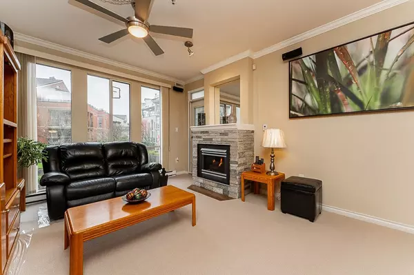New Westminster, BC V3M 6K4,3 Renaissance SQ #206