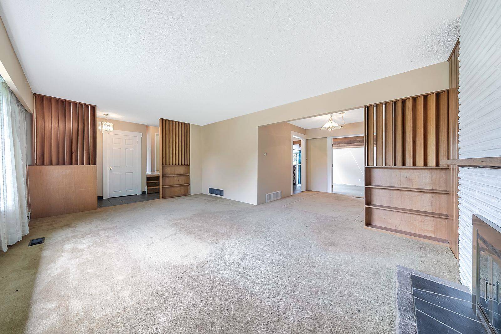North Vancouver, BC V7J 2X6,2209 Greylynn CRES