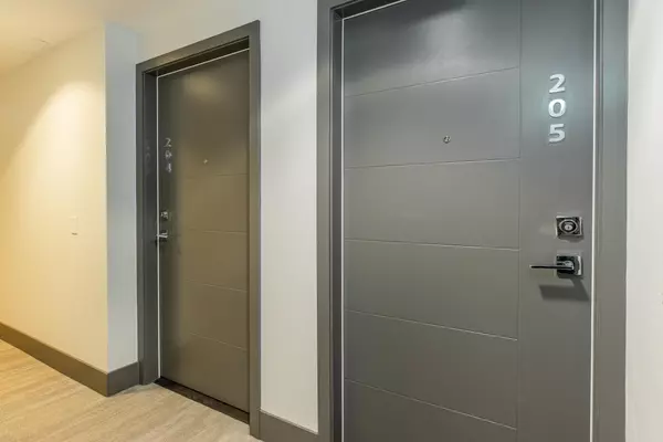 Vancouver, BC V5Z 0H6,5033 Cambie ST #205