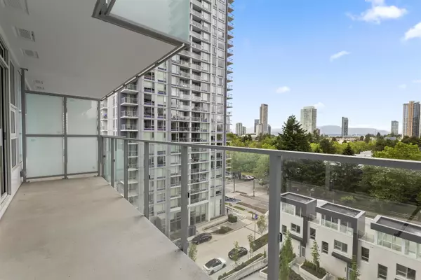 Surrey, BC V3T 0V2,13768 100 AVE #901