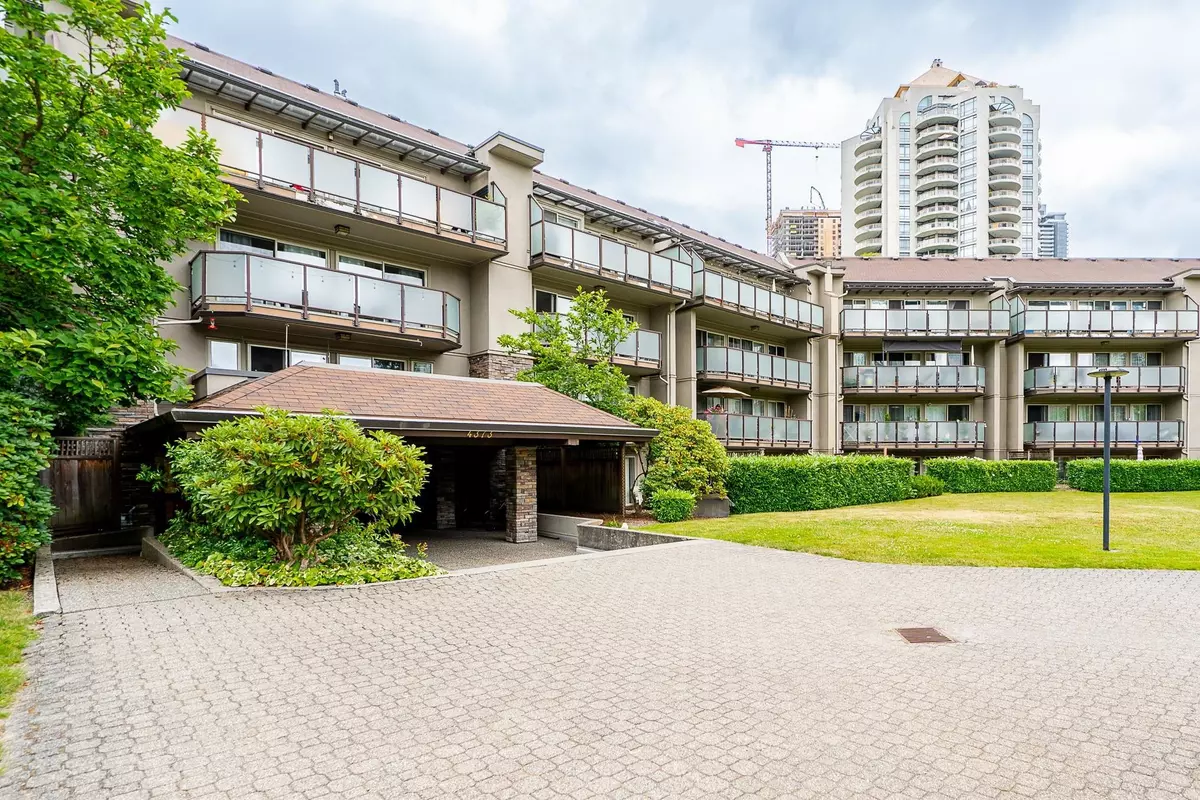 Burnaby, BC V5C 5Z2,4373 Halifax ST #207