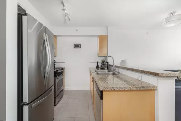 Burnaby, BC V5C 6R7,4398 Buchanan ST #1602