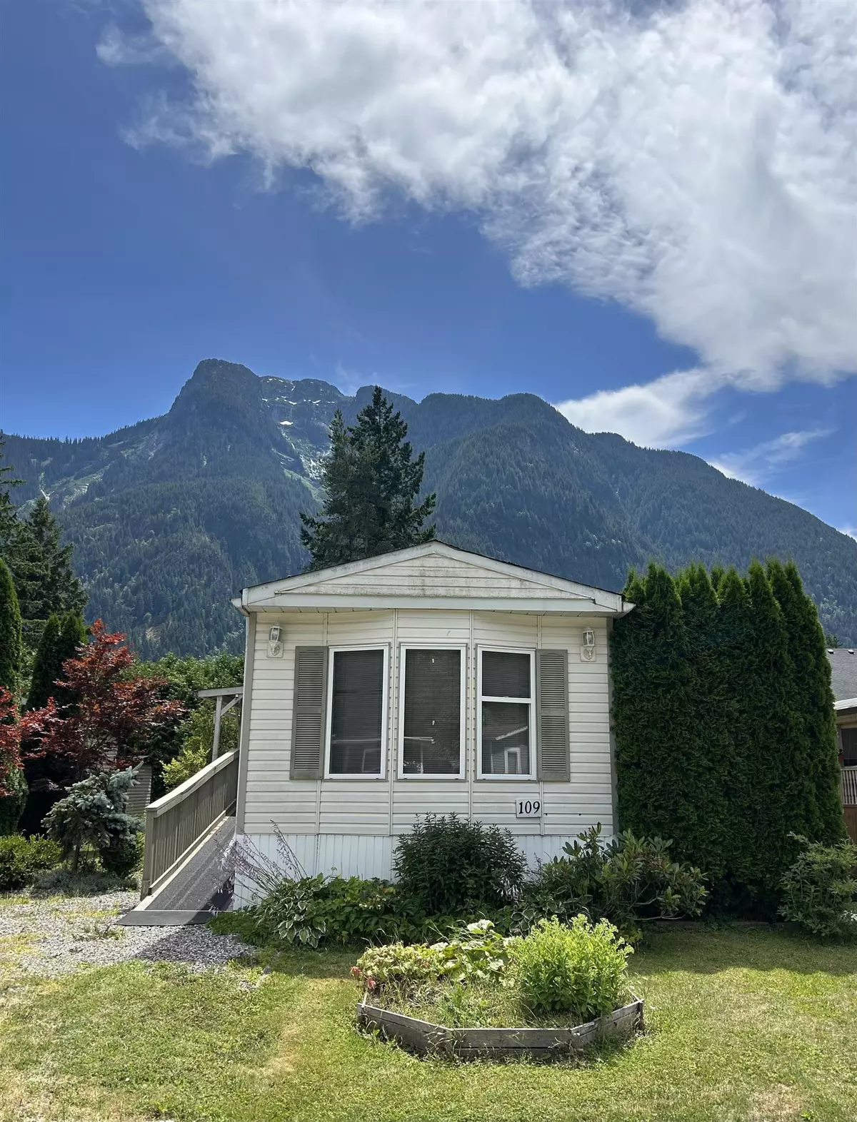 Hope, BC V0X 1L1,65367 Kawkawa Lake RD #109