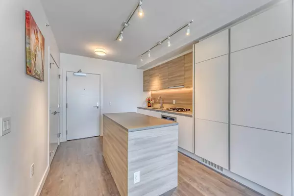 Coquitlam, BC V3J 0J6,657 Whiting WAY #508
