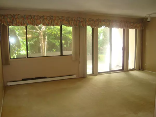 Burnaby, BC V5A 1R2,7307 Montecito DR #3