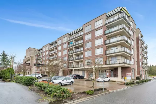 14333 104 AVE #320,  Surrey,  BC V3T 0E1