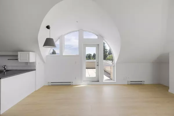 Port Coquitlam, BC V3B 1T4,1570 Prairie AVE #404