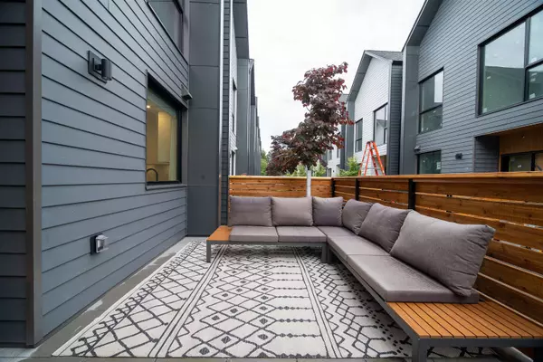 Richmond, BC V6Y 1W4,8968 Cook CRES #15