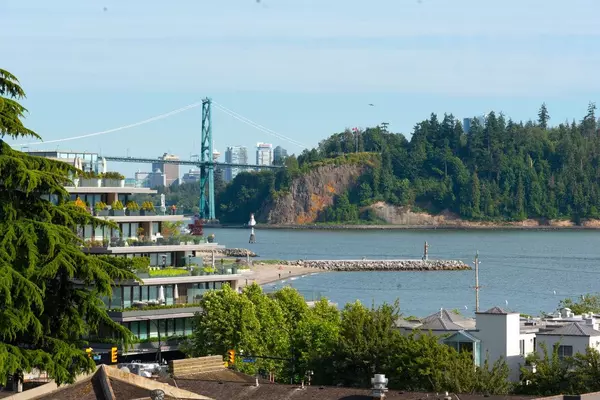 West Vancouver, BC V7T 2W2,1480 Duchess AVE #604