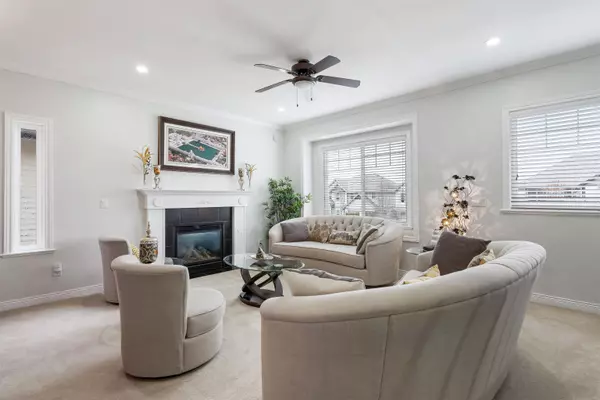 Langley, BC V2W 0A4,27016 35 AVE