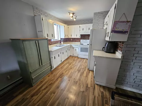 Langley, BC V4W 3K6,205 Davis CRES