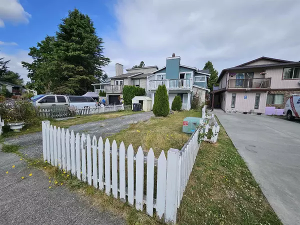 Langley, BC V4W 3K6,205 Davis CRES