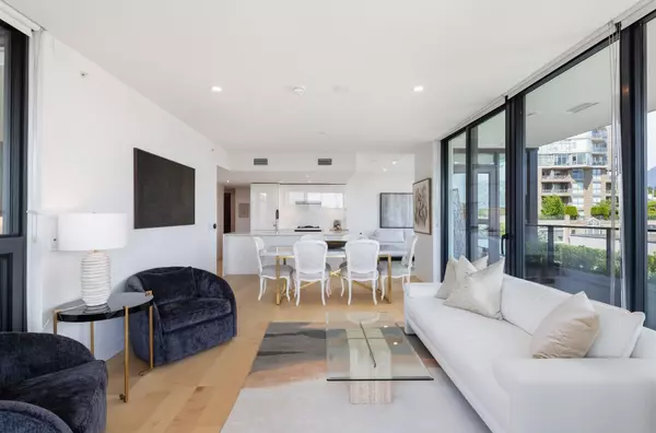 North Vancouver, BC V7L 0J8,135 E 13th ST #302