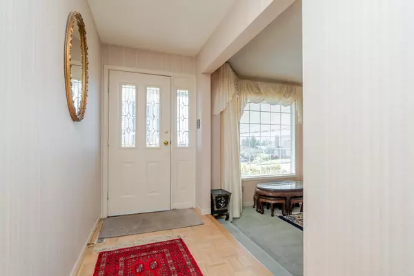 White Rock, BC V4B 1Y9,15545 Buena Vista AVE