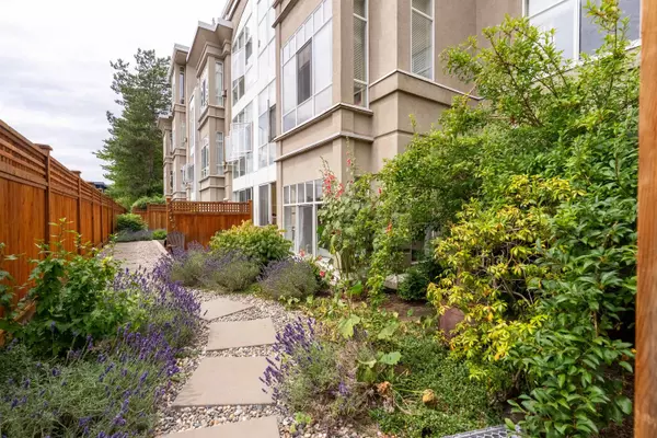 630 Roche Point DR #115, North Vancouver, BC V7H 3A1