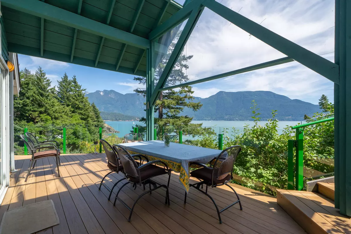 Bowen Island, BC V0N 1G1,1815 Vista RD