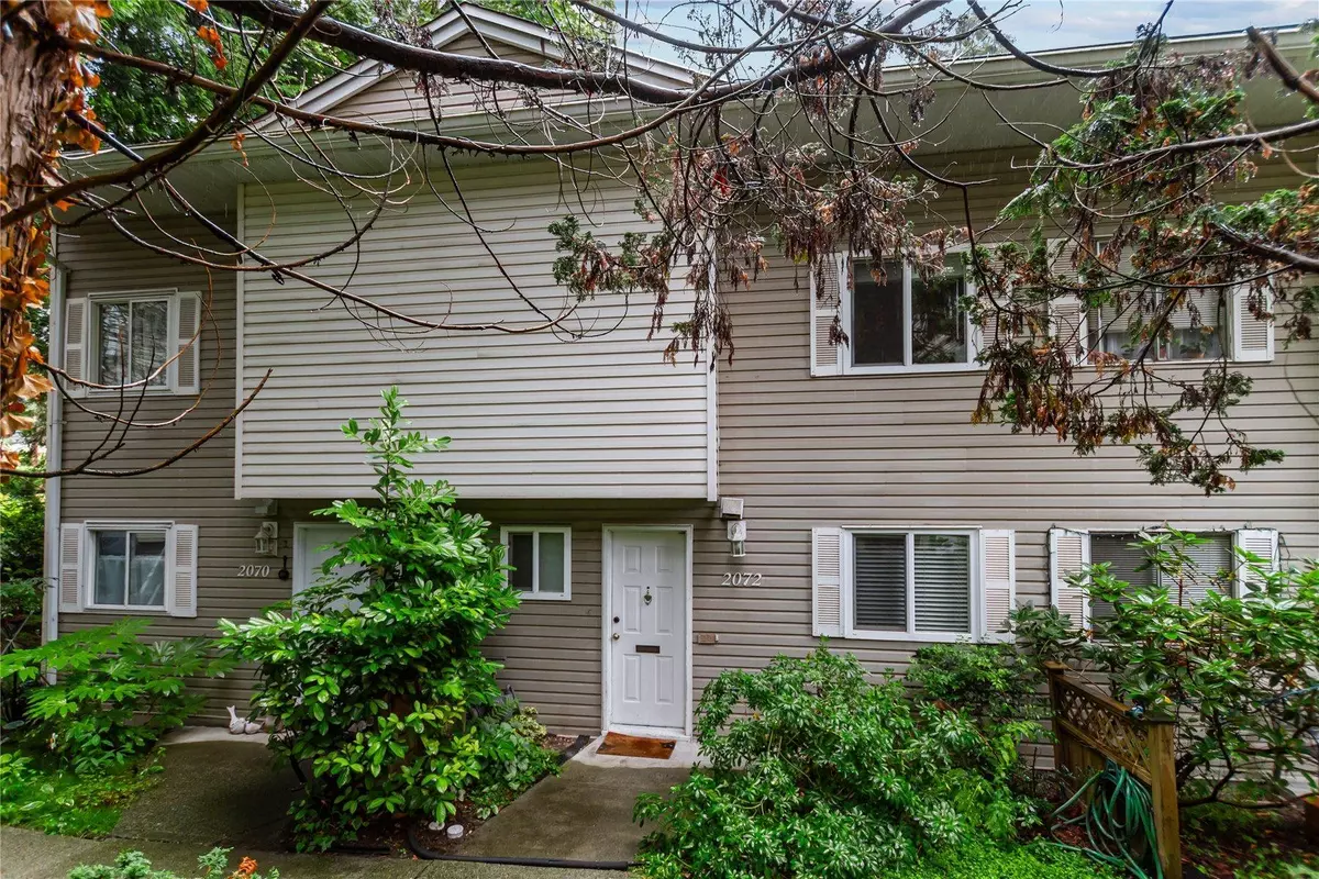 Burnaby, BC V5B 3M5,2072 Springer AVE