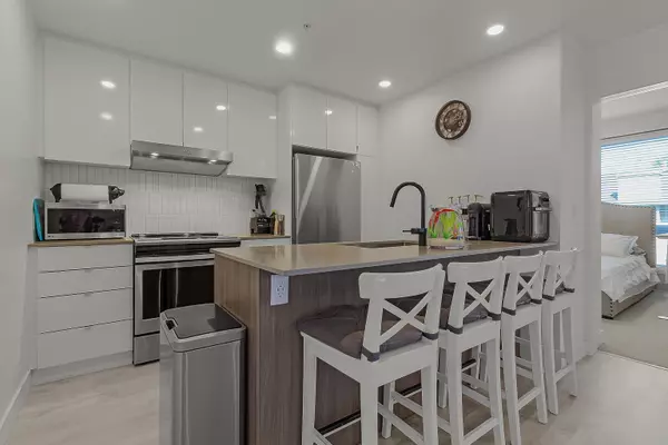 Abbotsford, BC V2S 0M6,32838 Landeau PL #305