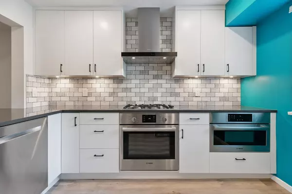 Coquitlam, BC V3E 1C2,1140 Eagleridge DR #18