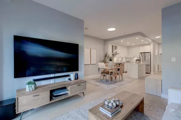 Burnaby, BC V3J 0G8,3399 Noel DR #212