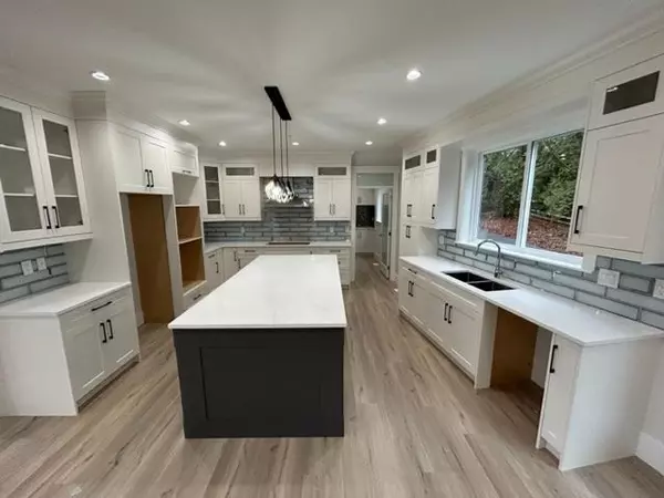 Maple Ridge, BC V4R 0H1,13632 Blaney RD