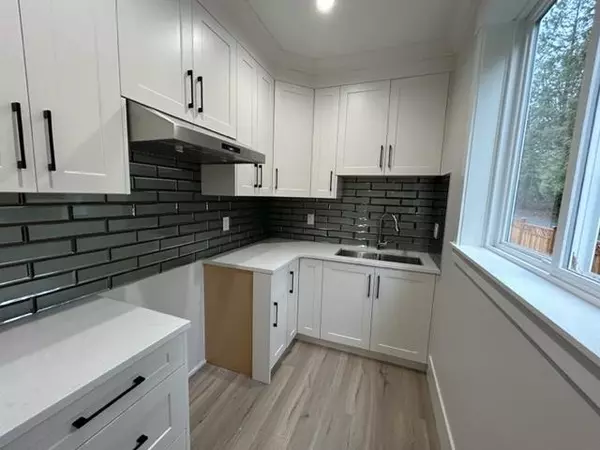 Maple Ridge, BC V4R 0H1,13632 Blaney RD