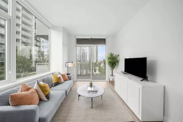 Burnaby, BC V5C 5T3,4433 Alaska ST #401