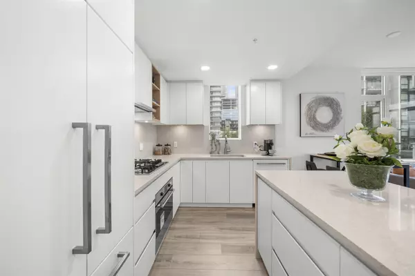 Burnaby, BC V5C 5T3,4433 Alaska ST #401