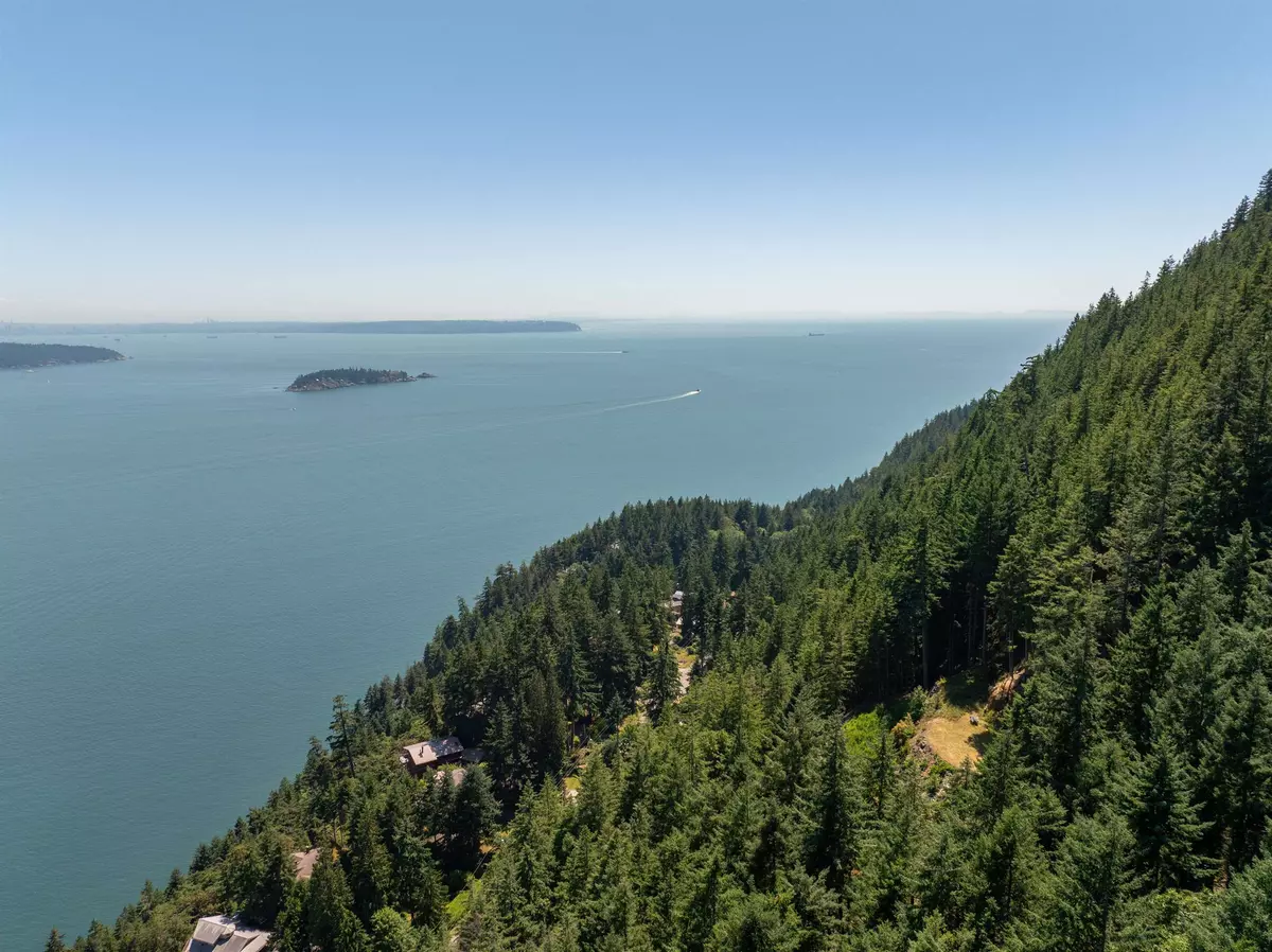 Bowen Island, BC V0N 1G1,738 Channelview DR