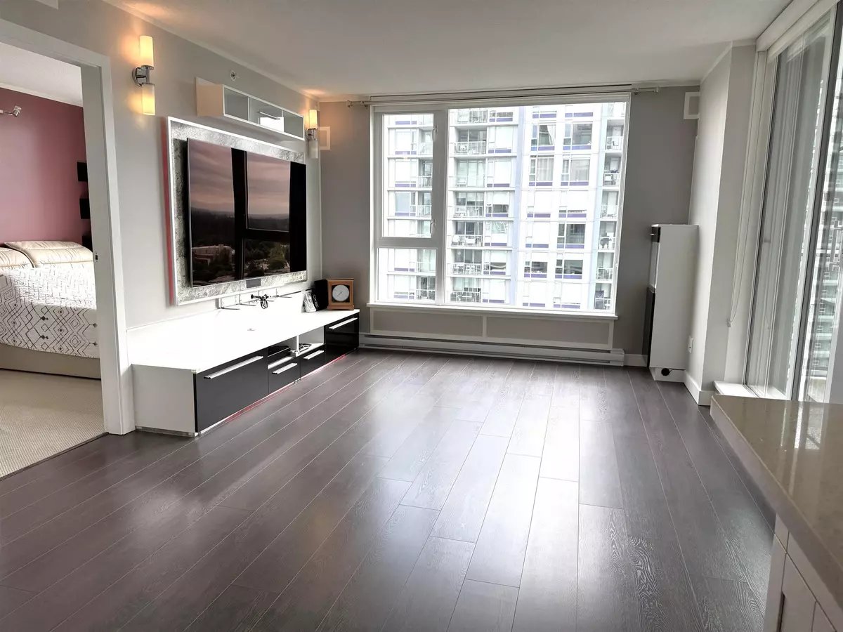 Surrey, BC V3T 0L5,13696 100 AVE #3802