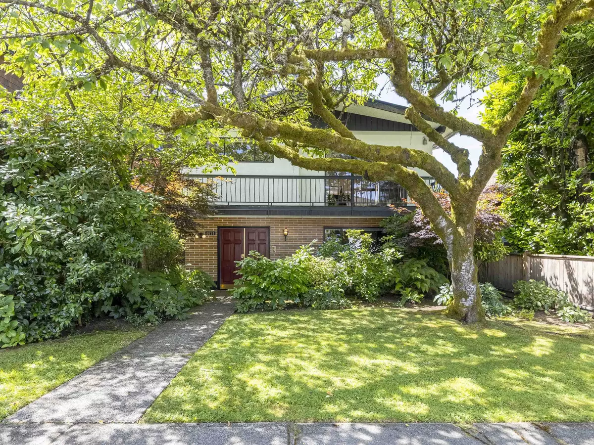 Vancouver, BC V6R 2Y6,4674 W 14th AVE