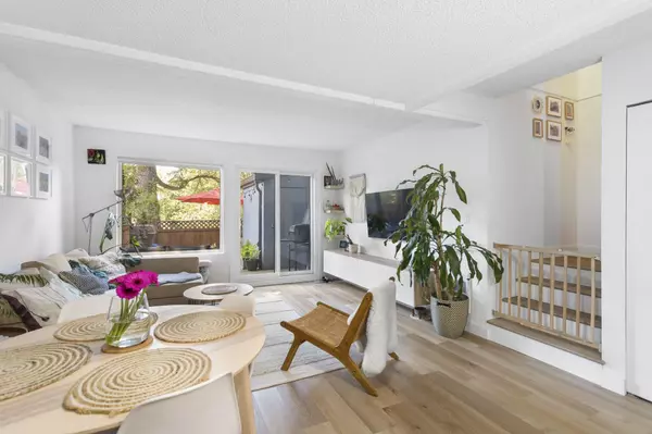 Port Moody, BC V3H 3S5,915 Britton DR