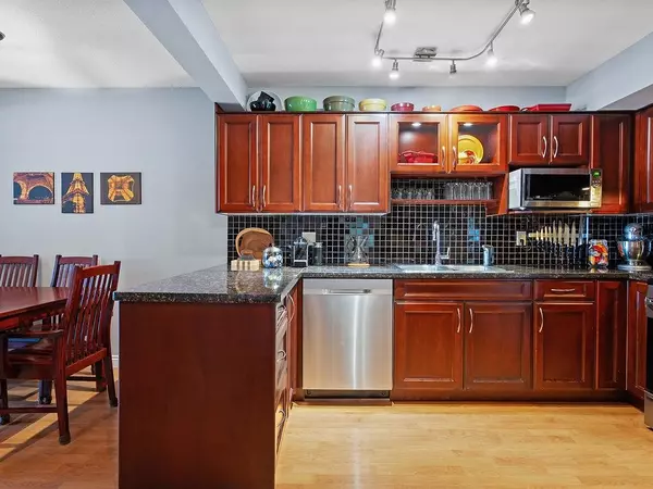 13796 Central AVE #99, Surrey, BC V3T 1R9