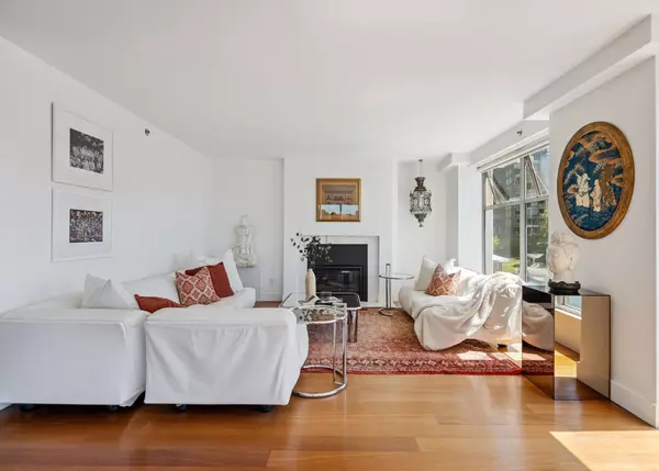 Vancouver, BC V6E 1T7,1012 Beach AVE #301