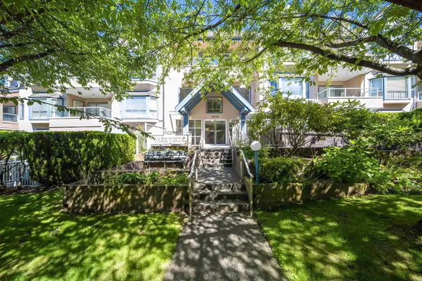 Burnaby, BC V5H 2N9,5568 Barker AVE #210