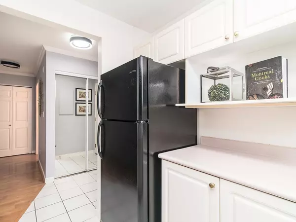 Surrey, BC V3T 4M4,9767 140 ST #207