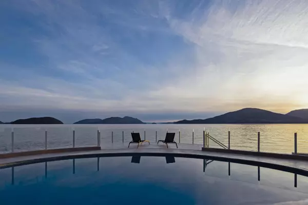 Lions Bay, BC V0N 2E0,15 Brunswick Beach RD