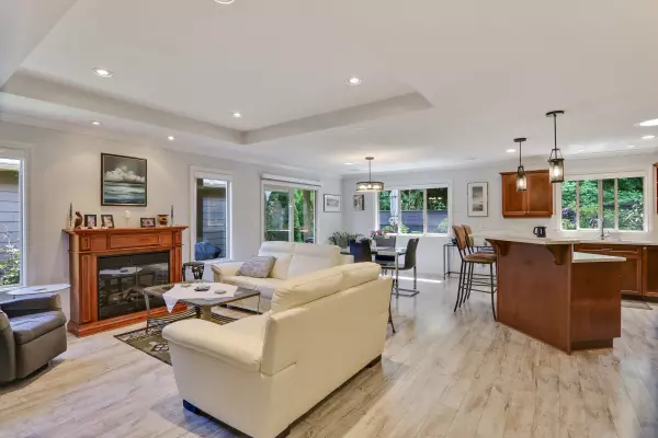 Chilliwack, BC V2R 5W6,46000 Thomas RD #158