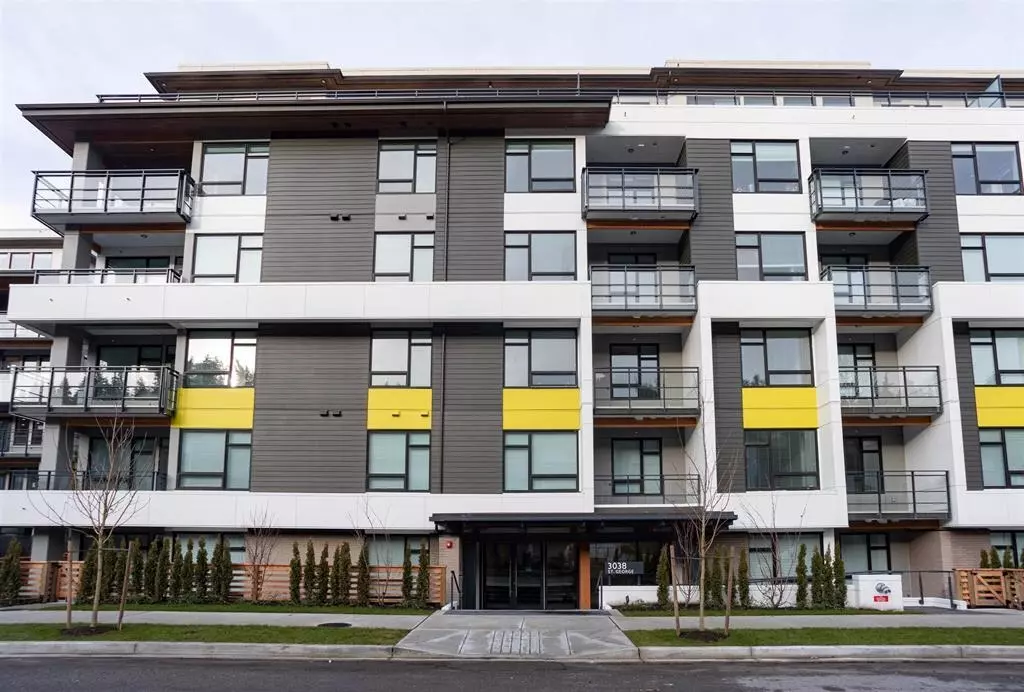 Port Moody, BC V3H 0L3,3038 St George ST #104